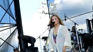 Demi Lovato Soundcheck Questions Hershey.
