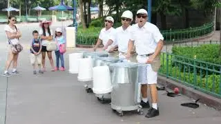 Музыка на мусорных баках в Гонконге