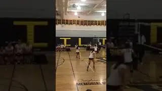 Deena serve Isha Alex Elise