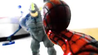 Spider Man vs Rhino (Stop motion)