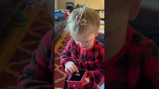 Toddler review of Otuoart Forever Flower box and necklace #toddlers #review