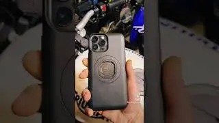 Ne znaš gdje s mobitelom na motoru? | Nabavi QuadLock