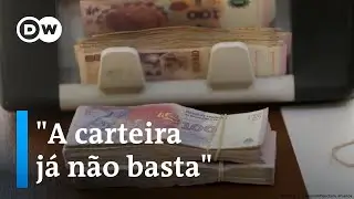 Inflação na Argentina: maço de dinheiro para compras simples