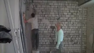 Штукатурка стен по маякам. Одна стена за 1 час. Архивное видео