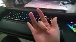 stupid freaking moron shills out for razer and accidently flashes gang signs while cracking fingers