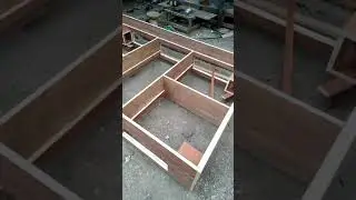 Dipan atau tempat tidur berlaci.lapisan HPL😊
