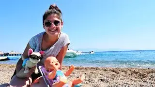 Ayşe, bebek Gül ve Loli denize gidiyorlar!