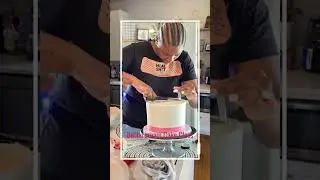 1 on 1 buttercream cake class! She did an amazing job and was a great student. 