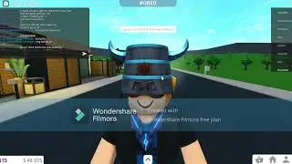 bloxburg house visiting!!!