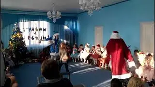 маленький Андрюша Дед мороз на новогоднем утреннике в детском саду