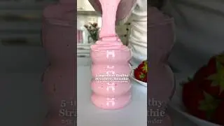 High-protein Strawberry Smoothie🍓 25G protein & no protein powder!  