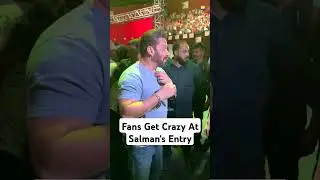 #SalmanKhan holds is unimaginable as fans #ganeshchaturthi #ganpati #ganpatibappamorya