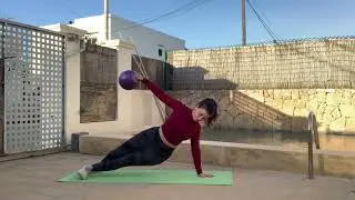 Pilates ejercicios con pelota blanda