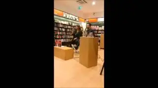 Nesli #AndràTuttoBene In store tour- Feltrinelli Catania 5/03/2015 parte 1