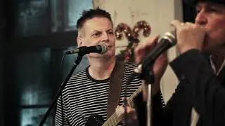 Tony Taylor and the Rockits IM BROKE