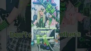 I know this pretty rave girl 