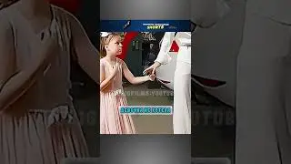 Измазалась маслом чтобы обнять отца 😮