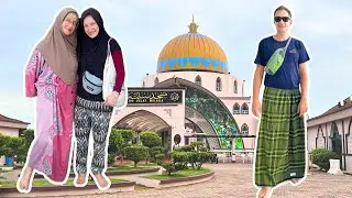 Embracing Muslim Culture at the Iconic Masjid Selat (Malacca's Floating Mosque)