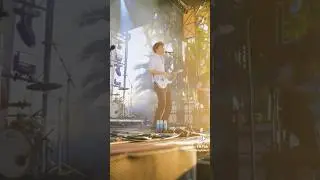 Sing it, WOO! Literally magestic 
