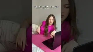 Feeling someone’s watching you👩🏻‍💻 