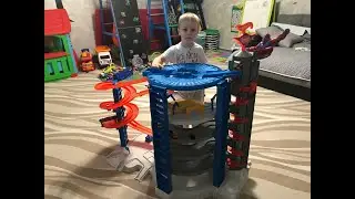 Самый огромный Хот Вилс гараж, паркинг на 140 машин! (Hot Wheels Super Ultimate Garage | FDF25)