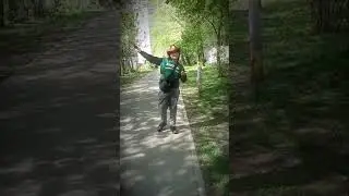шериф этого города круто идёт по юд музыку