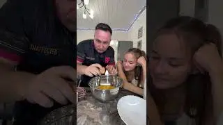 Готовим блины. Подписывайся на канал о вкусной еде . #shortsclip #youtube #food #рецепты