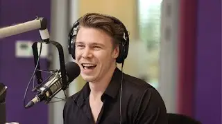 Elandré performs a mash-up of ‘Achy Breaky Heart’ and ‘Fast Car’ on Friday Live.