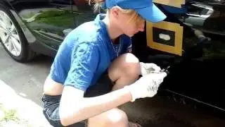 В Авто-Джазе девушки!Локальный ремонт двери на авто.