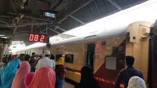 Arrival of Kalaburagi kolhapur express train at Solapur Railway Station