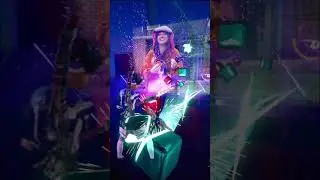 🦧 The Monkey Song // in VR with @tessaviolet