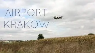 Посадка самолета в аэропорт города Краков.