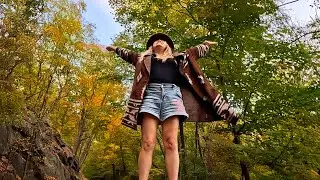 Autumn in the Hudson Valley -- fall foliage and a big surprise!! (Story 90)