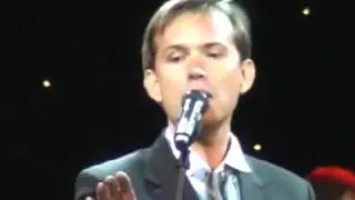 Oleg Pogudin - U Tserkvi Stoyala Kareta - Russian Folk.flv