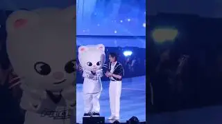 Stray Kids with SKZOO vs Leeknow with Leebit 😂