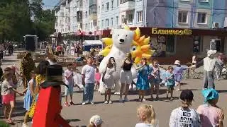 Планета Детства (автор Светлана Емельянова, исполнение совместно со студией Оазис).
