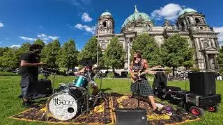 MAKING NOISE IN FRONT OF BERLINER DOM