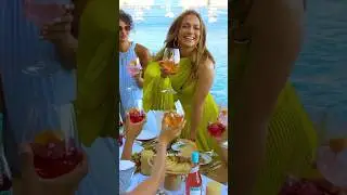 Jennifer Lopez - Happy Easter 🐰 