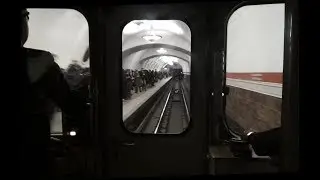 Поездка на ретропоезде в честь 64-летия Петербургского метрополитена