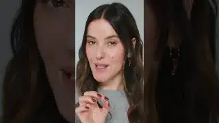 Lip Lift Hack ❤️‍🔥 #makeuptutorial #LisaEldridge  #summermakeup #redlips #youtubeshorts