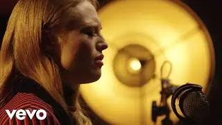 Freya Ridings - Lost Without You (1 Mic 1 Take)