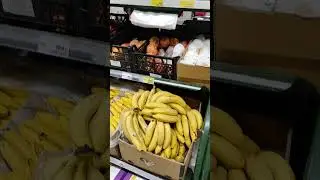 Бананы по 119 в Магните и никто их не берет