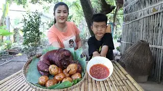 Mommy teach son how to cook braised pig leg / Yummy pig leg cooking and eating