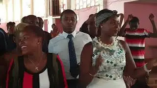 Ninde Yokora Ivyo Umukama Yakoze - Chorale y'abanyeshure Paroisse Muramvya