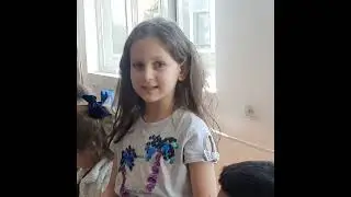 Սովորեցնում եմ կրտսեր ընկերոջս