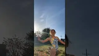 The little girl is doing gymnastics very beautifully ❤️