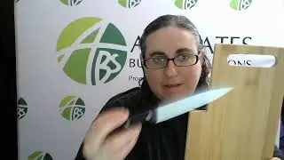 11-11-2022 - Bamboo Cutting Board with Knife