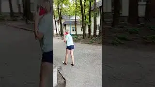 по стрілці