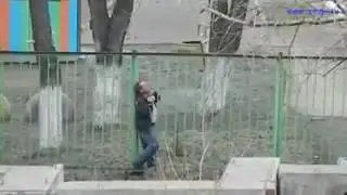 Угарный прикол помогите люди мамочка)))