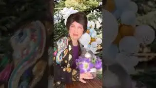 Centerpiece stealing is the ultimate Latina mom sport.💪🏼 